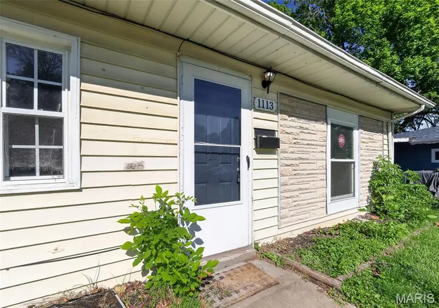Photo 3 of Single family home for sale at 1113 Haley Ave, Saint Louis, MO 63121 | MLS# MIS26026290 | Listing updated on 2026-09-30