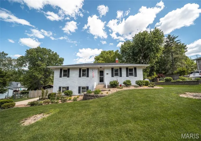 Photo 1 of Single family home for sale at 1112 Sycamore Dr, Rolla, MO 65401 | MLS# MIS26026293 | Listing updated on 2026-09-09