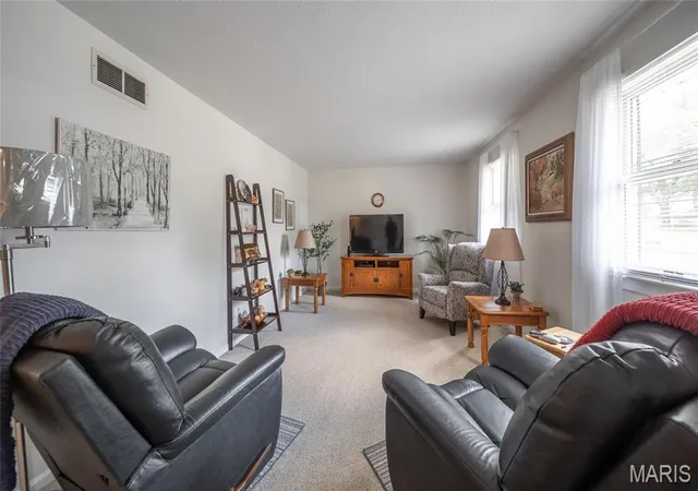 Photo 2 of Single family home for sale at 1112 Sycamore Dr, Rolla, MO 65401 | MLS# MIS26026293 | Listing updated on 2026-09-09