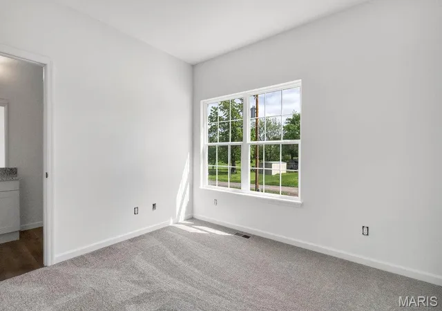 Photo 3 of Sale Pending at 405 N 2Nd St, New Florence, MO 63363 | MLS# MIS26026316 | Listing updated on 2026-10-15