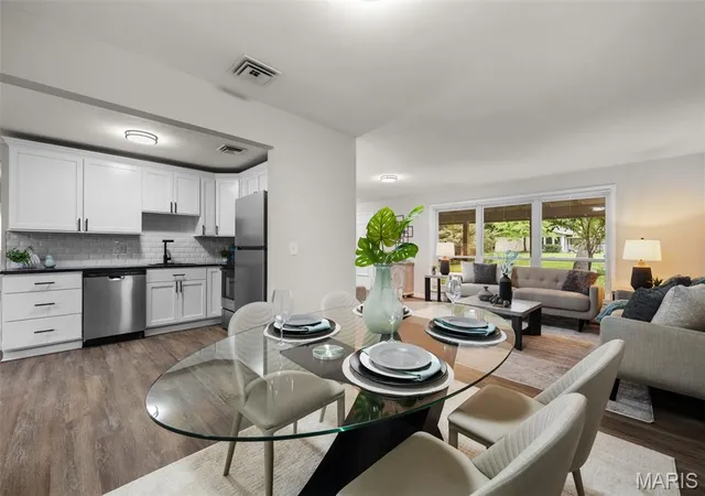 Photo 1 of Single family home for sale at 1646 Pepperwood Dr, Saint Louis, MO 63146 | MLS# MIS26026515 | Listing updated on 2026-09-30