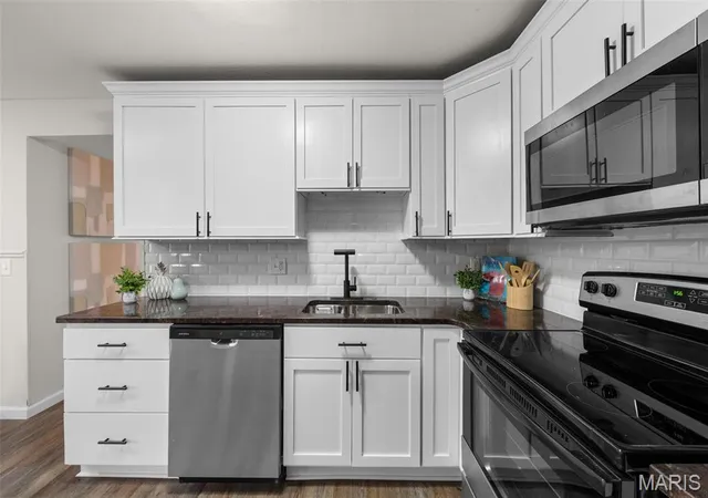 Photo 2 of Single family home for sale at 1646 Pepperwood Dr, Saint Louis, MO 63146 | MLS# MIS26026515 | Listing updated on 2026-09-30