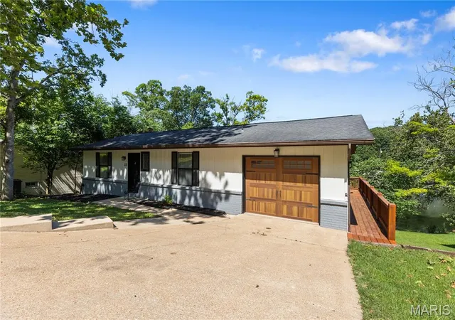 Photo 2 of Single family home for sale at 233 Normandie Dr, Bonne Terre, MO 63628 | MLS# MIS26026682 | Listing updated on 2026-10-01