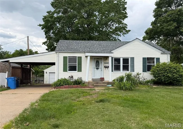 Photo 1 of Sale Pending at 1235 Saint Florence Dr, Florissant, MO 63031 | MLS# MIS26027087 | Listing updated on 2026-09-11