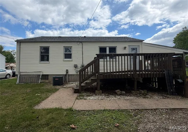 Photo 2 of Sale Pending at 1235 Saint Florence Dr, Florissant, MO 63031 | MLS# MIS26027087 | Listing updated on 2026-09-11