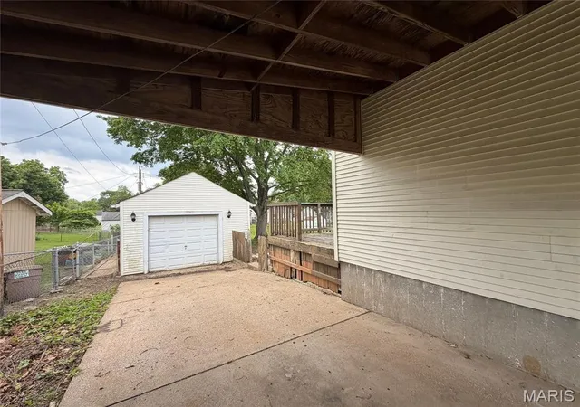 Photo 3 of Sale Pending at 1235 Saint Florence Dr, Florissant, MO 63031 | MLS# MIS26027087 | Listing updated on 2026-09-11