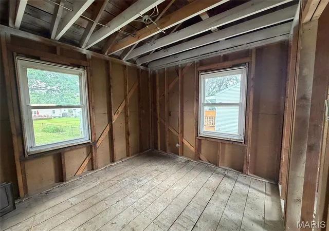 Photo 3 of Sale Pending at 1235 Saint Florence Dr, Florissant, MO 63031 | MLS# MIS26027087 | Listing updated on 2026-09-11