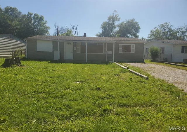Photo 1 of Single family home for sale at 240 St John Dr, Cahokia, IL 62206 | MLS# MIS26027289 | Listing updated on 2026-09-11