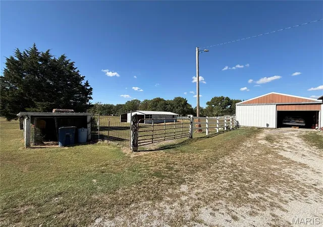 Photo 3 of Manufactured home for sale at 751 Torrens St, Tilden, IL 62292 | MLS# MIS26027307 | Listing updated on 2026-09-10