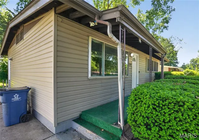 Photo 4 of Single family home for sale at 10236 Tanner Dr, St Louis, MO 63136 | MLS# MIS26027391 | Listing updated on 2026-09-23