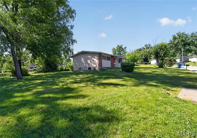 Single family home for sale at 10336 Deem Dr, St Louis, MO 63136 | MLS# MIS26027422