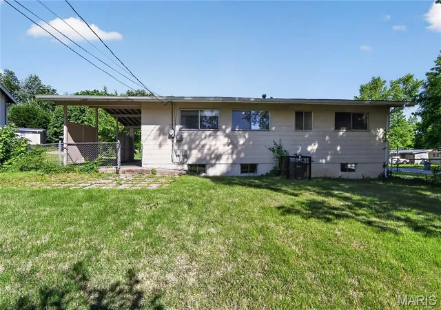 Photo 2 of Single family home for sale at 10336 Deem Dr, St Louis, MO 63136 | MLS# MIS26027422 | Listing updated on 2026-09-23