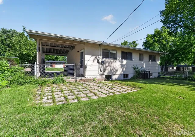 Photo 4 of Single family home for sale at 10336 Deem Dr, St Louis, MO 63136 | MLS# MIS26027422 | Listing updated on 2026-09-23