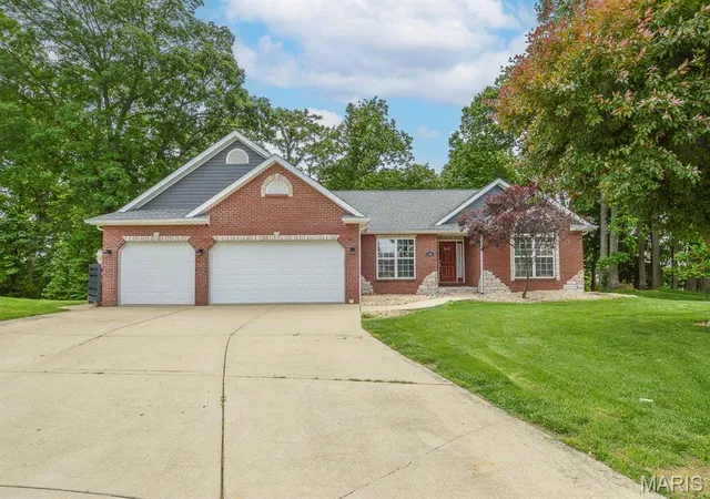 Photo 1 of Single family home for sale at 2452 Calico Ln, Maryville, IL 62062 | MLS# MIS26027434 | Listing updated on 2026-09-13
