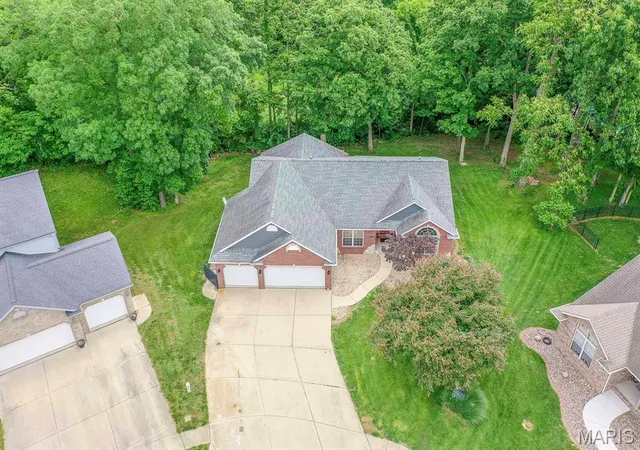 Photo 3 of Single family home for sale at 2452 Calico Ln, Maryville, IL 62062 | MLS# MIS26027434 | Listing updated on 2026-09-13