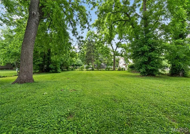 Photo 3 of Single family home for sale at 9450 Baltimore Ave, St Louis, MO 63114 | MLS# MIS26027536 | Listing updated on 2026-09-11