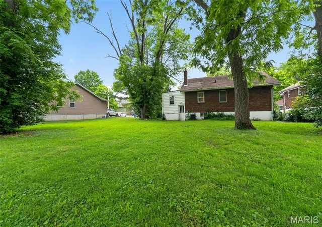 Photo 4 of Single family home for sale at 9450 Baltimore Ave, St Louis, MO 63114 | MLS# MIS26027536 | Listing updated on 2026-09-11