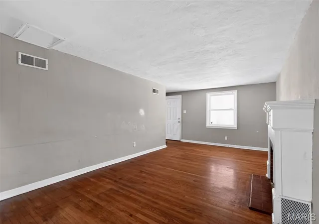 Photo 4 of Single family home for sale at 9817 Balboa Dr, Saint Louis, MO 63136 | MLS# MIS26027659 | Listing updated on 2026-09-23