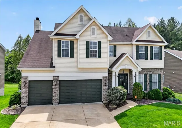 Photo 2 of Single family home for sale at 4659 Behlmann Farms Blvd, Florissant, MO 63034 | MLS# MIS26027758 | Listing updated on 2026-09-14