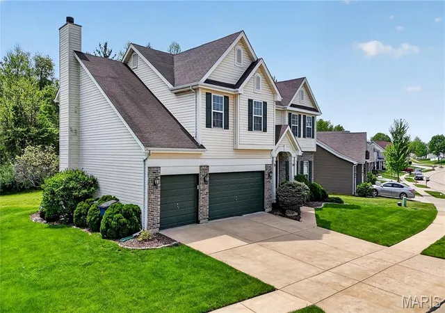 Photo 3 of Single family home for sale at 4659 Behlmann Farms Blvd, Florissant, MO 63034 | MLS# MIS26027758 | Listing updated on 2026-10-28