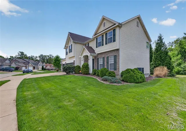 Photo 4 of Single family home for sale at 4659 Behlmann Farms Blvd, Florissant, MO 63034 | MLS# MIS26027758 | Listing updated on 2026-10-28