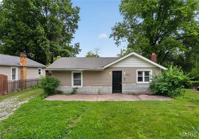 Single family home for sale at 10040 Bon Oak Dr, St Louis, MO 63136 | MLS# MIS26027893