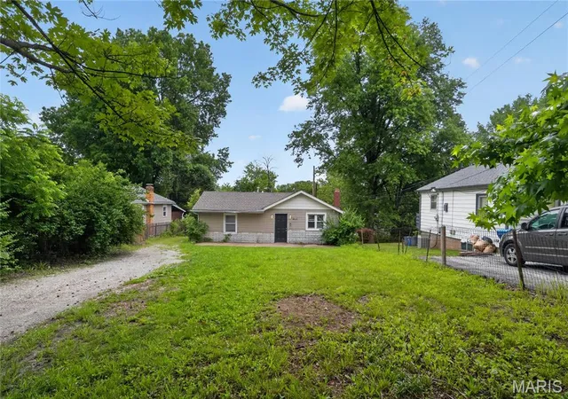 Photo 1 of Single family home for sale at 10040 Bon Oak Dr, St Louis, MO 63136 | MLS# MIS26027893 | Listing updated on 2026-09-23