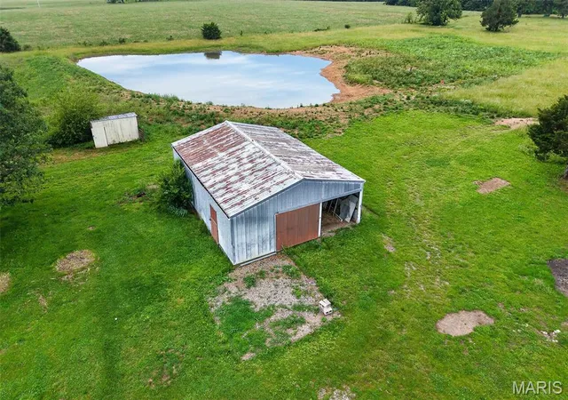 Photo 3 of Single family home for sale at 21725 Owl Dr, Lebanon, MO 65536 | MLS# MIS26028374 | Listing updated on 2026-09-23