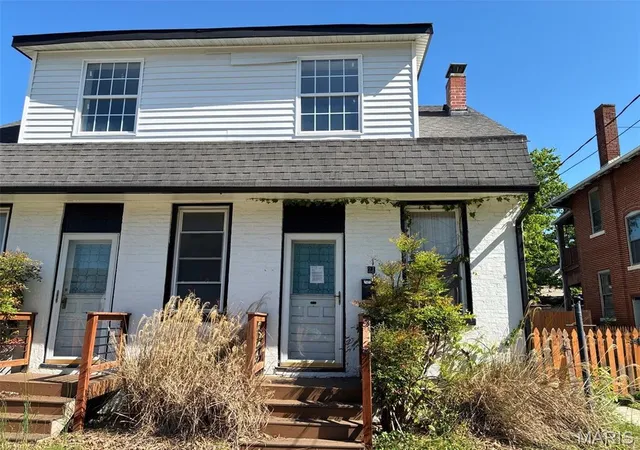 Photo 1 of Sale Pending at 521 E A St, Belleville, IL 62220 | MLS# MIS26028464 | Listing updated on 2026-09-14