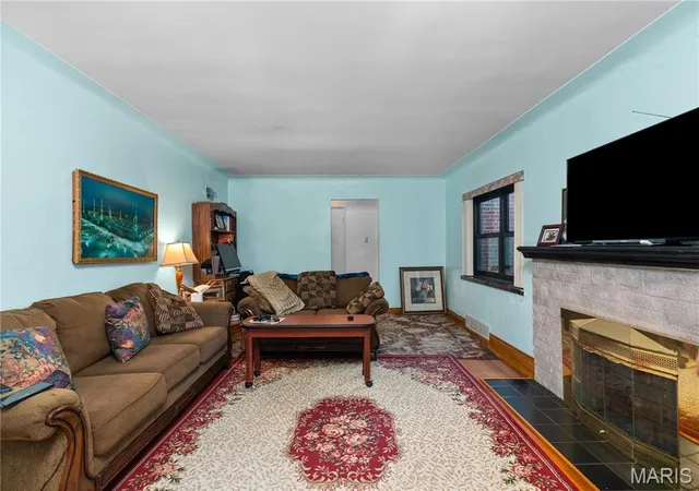Photo 2 of Single family home for sale at 701 Garlyn Ct, St Louis, MO 63123 | MLS# MIS26028486 | Listing updated on 2026-09-11