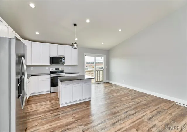 Photo 3 of Single family home for sale at 28537 Shallow Water Rd, Warrenton, MO 63383 | MLS# MIS26028731 | Listing updated on 2026-09-30