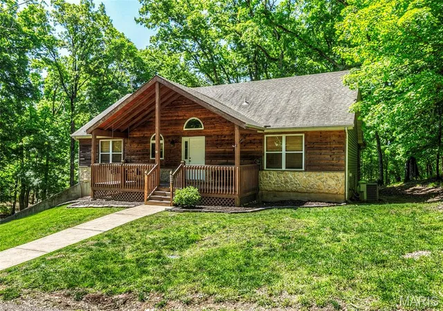 Photo 2 of Sale Pending at 504 Greenwood Ln, Marthasville, MO 63357 | MLS# MIS26028940 | Listing updated on 2026-09-12