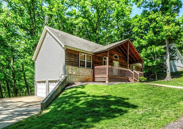 Photo 3 of Sale Pending at 504 Greenwood Ln, Marthasville, MO 63357 | MLS# MIS26028940 | Listing updated on 2026-09-12