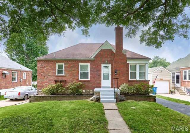 Photo 2 of Sale Pending at 2146 Fairhaven Dr, Saint Louis, MO 63136 | MLS# MIS26029451 | Listing updated on 2026-09-17