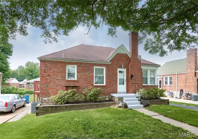 Photo 3 of Sale Pending at 2146 Fairhaven Dr, Saint Louis, MO 63136 | MLS# MIS26029451 | Listing updated on 2026-09-17