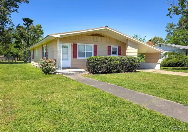 Photo 1 of Single family home for sale at 307 Medler St, Bernie, MO 63822 | MLS# MIS26029621 | Listing updated on 2026-09-14