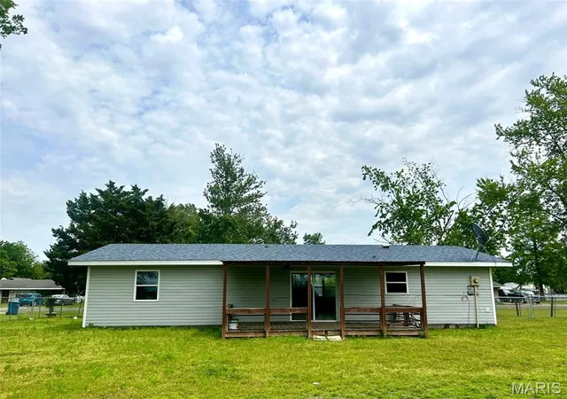 Photo 2 of Single family home for sale at 39335 W Sue Dr, Malden, MO 63863 | MLS# MIS26029759 | Listing updated on 2026-09-14