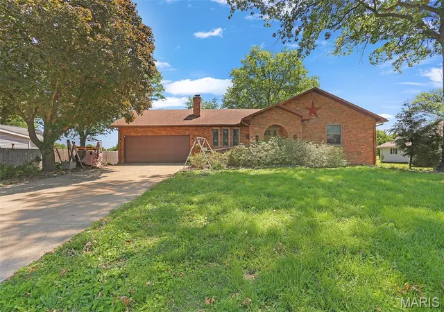 Photo 1 of Sale Pending at 197 Livingston Ave, Livingston, IL 62058 | MLS# MIS26030065 | Listing updated on 2026-09-11