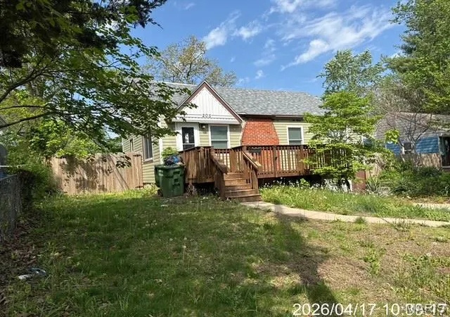 Photo 2 of Sale Pending at 205 Woodland Dr, Rolla, MO 65401 | MLS# MIS26030223 | Listing updated on 2026-09-11