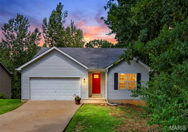 Photo 1 of Sale Pending at 505 Lake Dr, O Fallon, MO 63366 | MLS# MIS26030742 | Listing updated on 2026-09-12