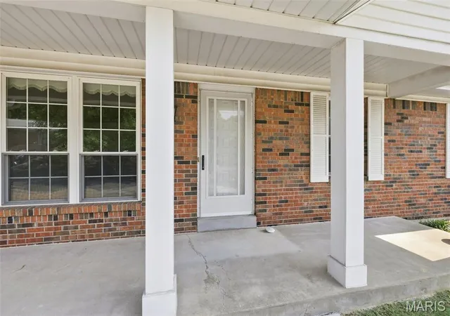 Photo 3 of Sale Pending at 4472 Pinyon Jay Ct, Saint Louis, MO 63128 | MLS# MIS26031215 | Listing updated on 2026-10-05