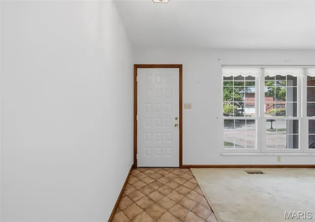 Photo 3 of Sale Pending at 4472 Pinyon Jay Ct, Saint Louis, MO 63128 | MLS# MIS26031215 | Listing updated on 2026-10-05