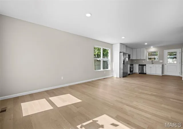 Photo 4 of Sale Pending at 9931 S Broadway, Saint Louis, MO 63125 | MLS# MIS26031314 | Listing updated on 2026-09-11