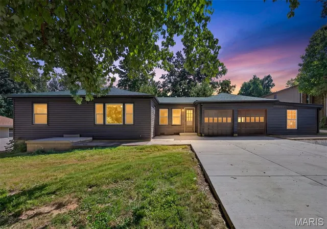 Photo 1 of Single family home for sale at 310 Cliff Cave Rd, St Louis, MO 63129 | MLS# MIS26031454 | Listing updated on 2026-09-21