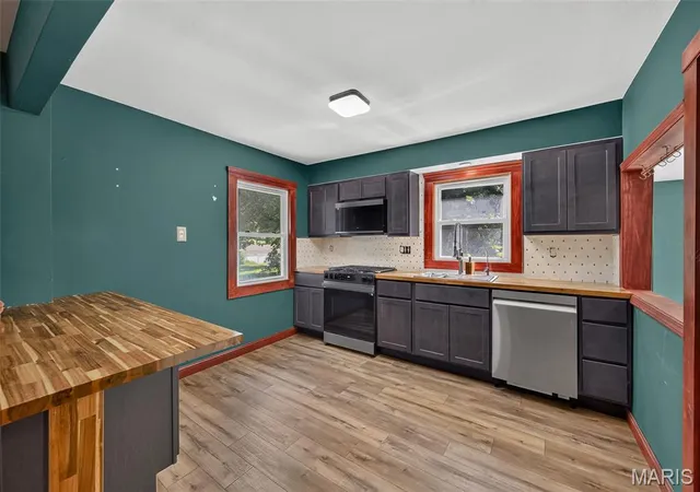 Photo 3 of Single family home for sale at 310 Cliff Cave Rd, St Louis, MO 63129 | MLS# MIS26031454 | Listing updated on 2026-09-21