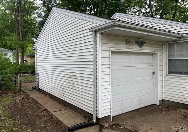 Photo 3 of Sale Pending at 1534 Comet Dr, St Louis, MO 63137 | MLS# MIS26032023 | Listing updated on 2026-09-11