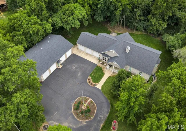 Photo 3 of Single family home for sale at 1520 Fenton Hills Rd, Fenton, MO 63026 | MLS# MIS26032150 | Listing updated on 2026-09-15