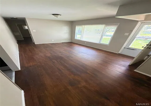 Photo 2 of Single family home for sale at 10132 Tamworth Dr, Saint Louis, MO 63136 | MLS# MIS26032244 | Listing updated on 2026-09-11