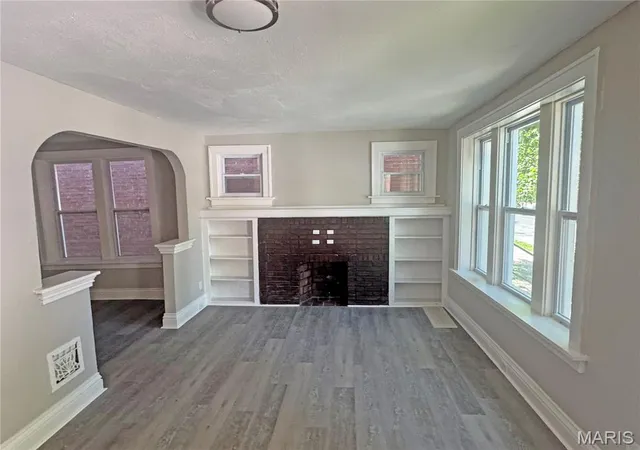 Photo 3 of Single family home for sale at 3716 Minnesota Ave, Saint Louis, MO 63118 | MLS# MIS26032706 | Listing updated on 2026-10-14