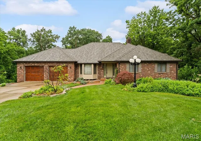 Photo 1 of Single family home for sale at 106 Suzanne Ct, Edwardsville, IL 62025 | MLS# MIS26033044 | Listing updated on 2026-09-11